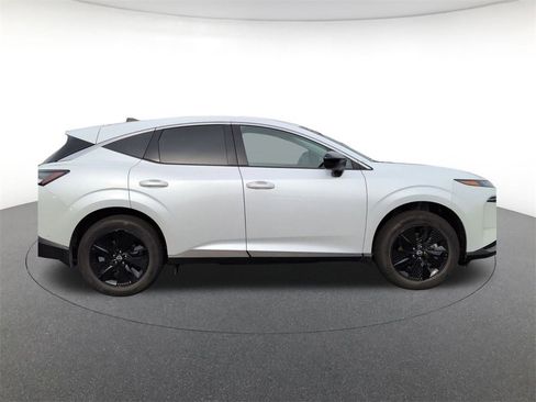 Used 2025 Nissan Murano SV image 4