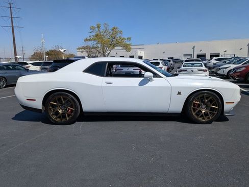 Used 2017 Dodge Challenger R/T Scat Pack w/ Leather Interior Group image 4