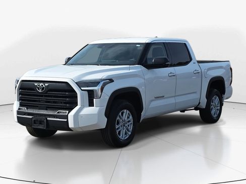 Used 2023 Toyota Tundra SR5 w/ SR5 Premium Package image 7