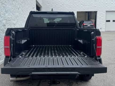 Used 2024 Toyota Tacoma SR5 AWD/4WD image 9
