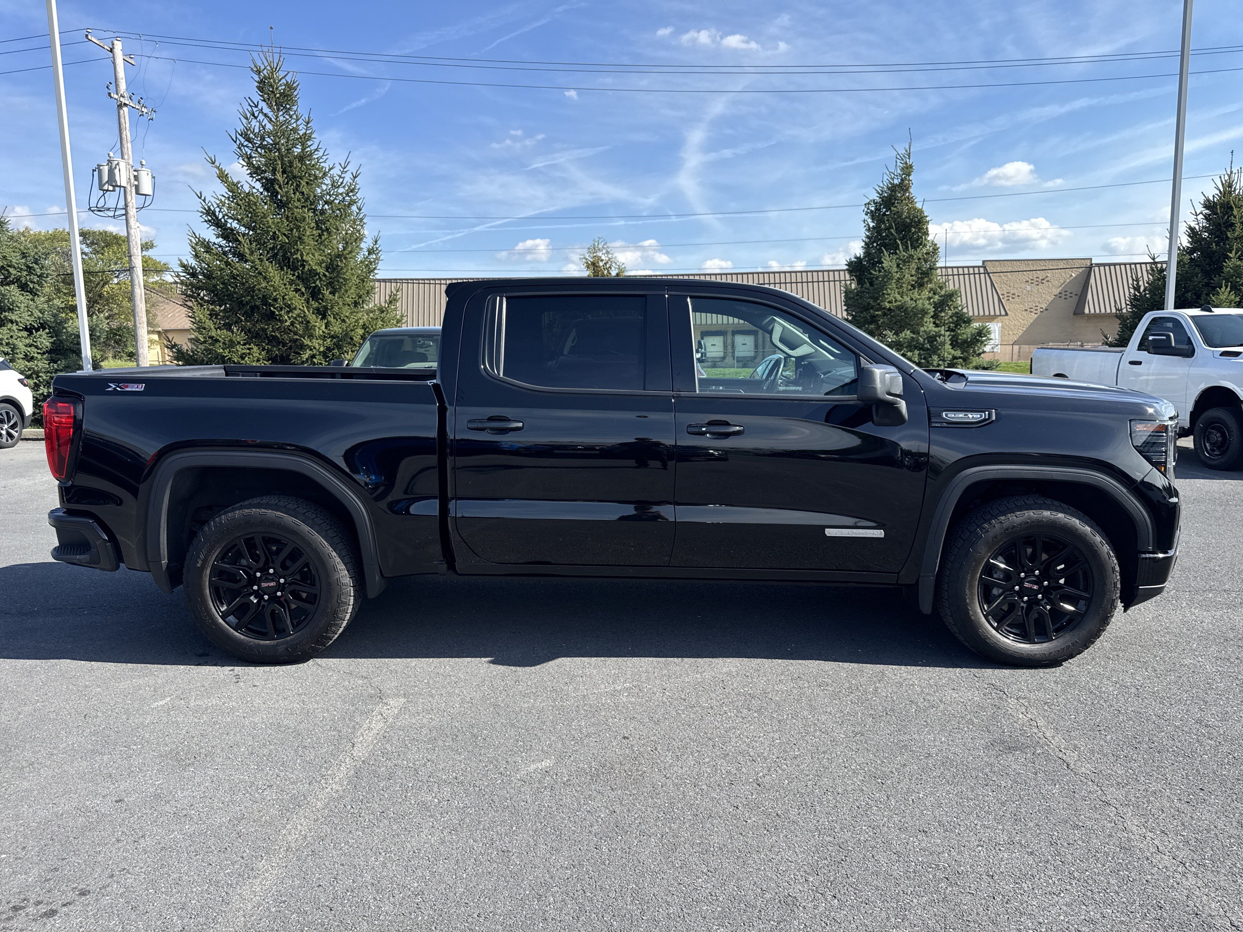 Used 2025 GMC Sierra 1500 Elevation w/ X31 Off-Road Package AWD/4WD image 39