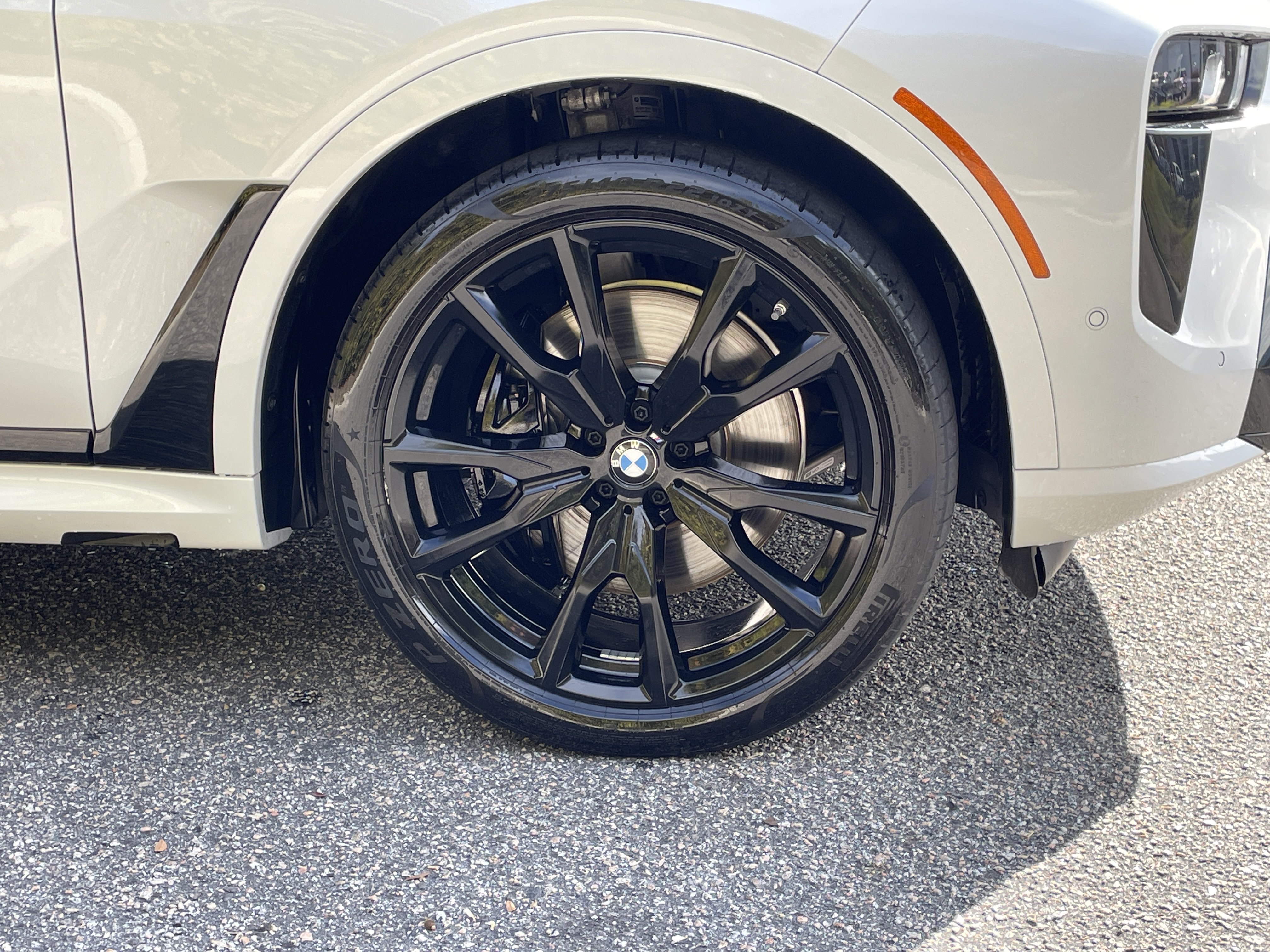 Used 2025 BMW X7 xDrive40i w/ M Sport Package AWD/4WD image 12