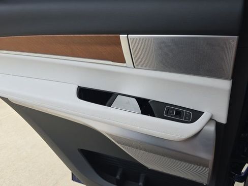 New 2026 Cadillac Vistiq Sport w/ LPO, Floor Liner Package image 19