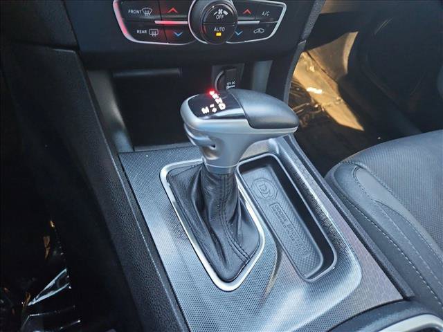 Used 2015 Dodge Charger R/T w/ Plus Group RWD image 12