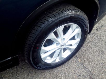 Used 2016 Nissan Rogue SV w/ SV Premium Package