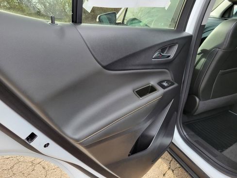 Used 2023 Chevrolet Equinox Premier image 23