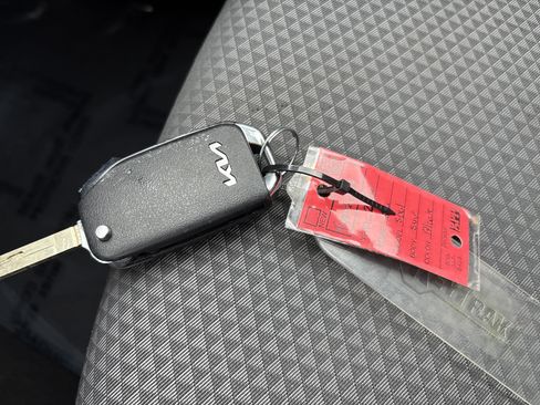 Used 2024 Kia Soul LX w/ Option Group 015 FWD image 36