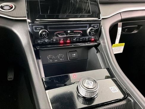 New 2026 Jeep Grand Cherokee Laredo RWD image 7