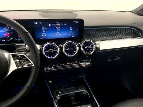 New 2026 Mercedes-Benz GLB 250 image 26