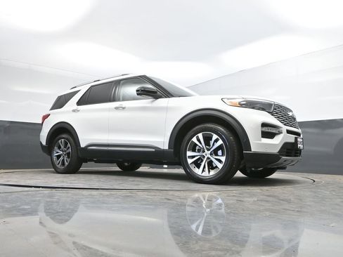 Used 2020 Ford Explorer Platinum w/ Premium Technology Package AWD/4WD image 34