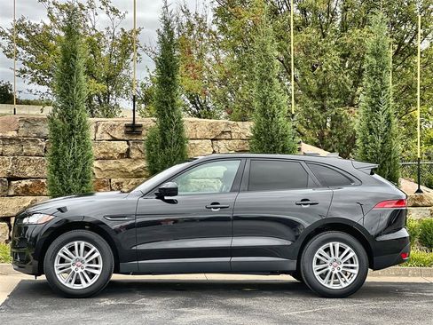 Used 2020 Jaguar F-PACE Prestige image 2