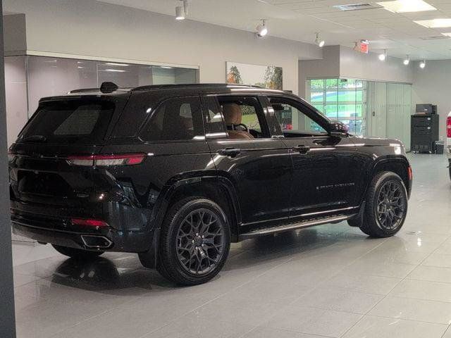 Certified 2024 Jeep Grand Cherokee Summit AWD/4WD image 5