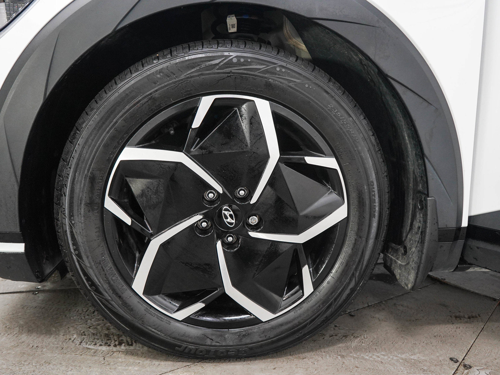 Certified 2024 Hyundai Ioniq 5 SE AWD/4WD image 27