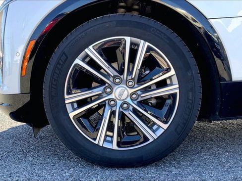 Used 2024 Cadillac Lyriq Luxury AWD/4WD image 8