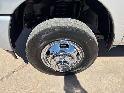 New 2026 RAM 3500 Big Horn AWD/4WD image 9