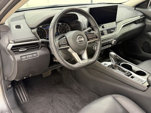 Used 2023 Nissan Altima 2.5 SR w/ SR Premium Package AWD/4WD image 4