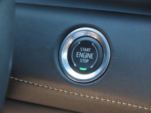 Used 2023 Cadillac Escalade ESV Premium Luxury RWD image 29
