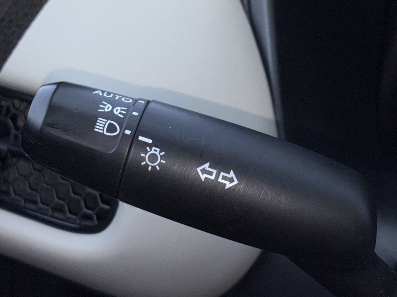 Used 2023 Honda HR-V LX image 12