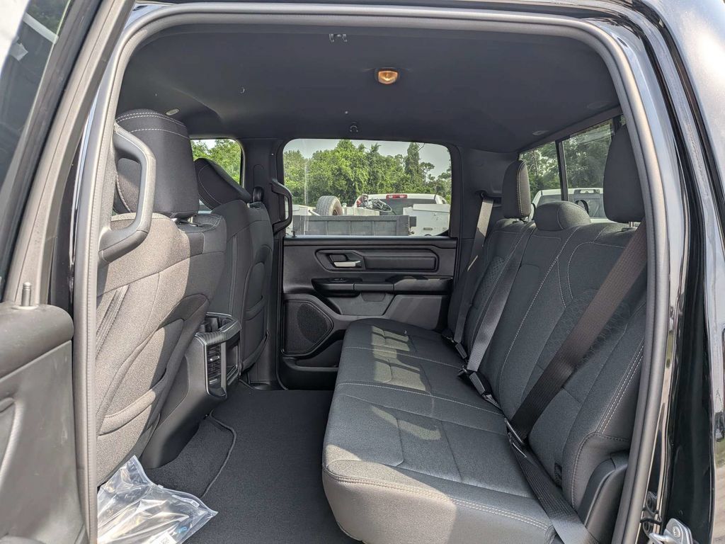New 2026 RAM 1500 Express AWD/4WD image 14