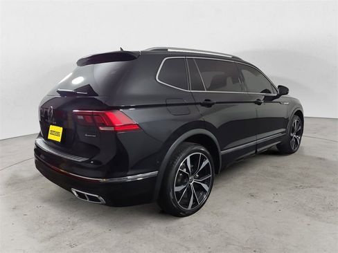 Used 2022 Volkswagen Tiguan SEL R-Line image 5