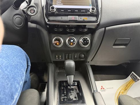 Used 2021 Mitsubishi Outlander Sport SE image 21
