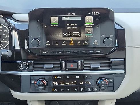 Used 2024 Nissan Pathfinder SL image 28