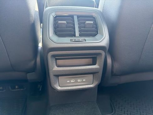 New 2026 Volkswagen Taos SEL AWD/4WD image 18