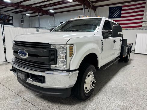 Used 2019 Ford F350 XL w/ Power Equipment Group image 5