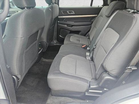 Used 2018 Ford Explorer XLT FWD image 16