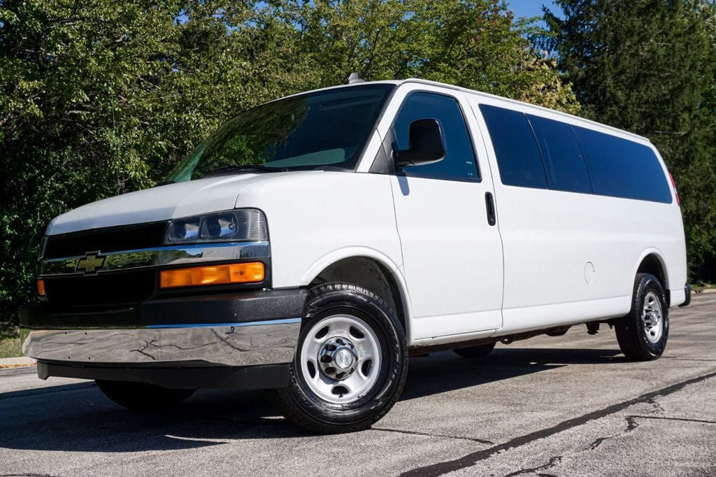 Used 2017 Chevrolet Express 3500 LT w/ LT Preferred Equipment Group RWD image 1