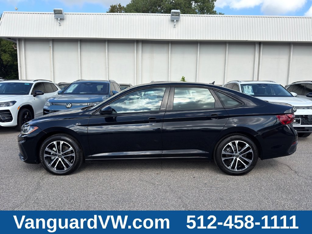 Used 2025 Volkswagen Jetta Sport FWD image 3