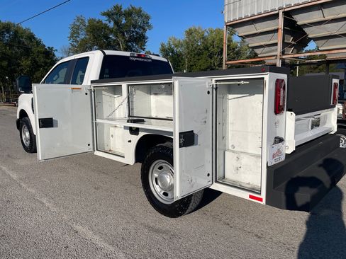 Used 2021 Ford F350 XL image 4
