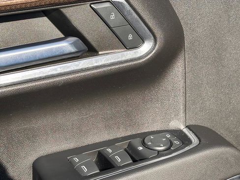 Used 2022 Chevrolet Silverado 1500 LT Trail Boss w/ LT Trail Boss Premium Package image 18