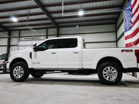 Used 2022 Ford F250 Limited AWD/4WD image 6