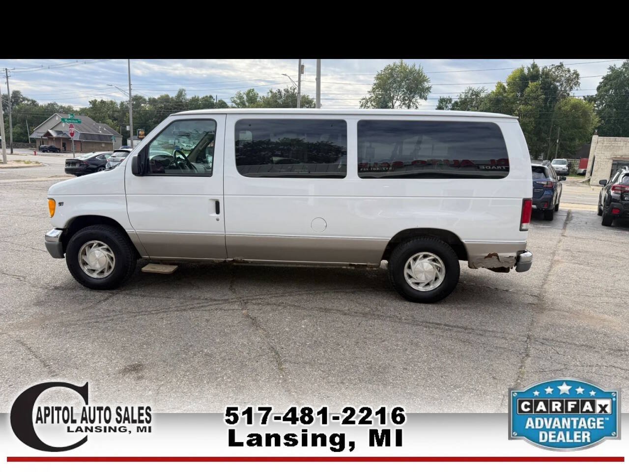 Used 2001 Ford E-150 and Econoline 150 Wagon RWD image 5