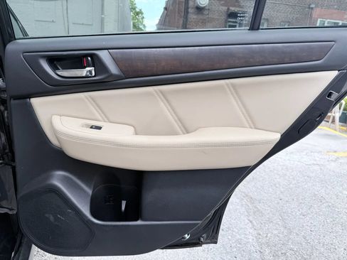 Used 2019 Subaru Outback 2.5i Limited AWD/4WD image 18