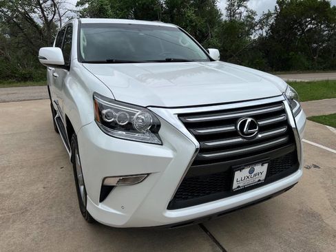 Used 2018 Lexus GX 460 w/ Navigation Package AWD/4WD image 2