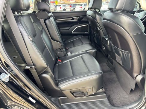 Used 2023 Kia Telluride LX image 17