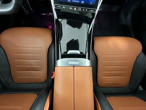 Used 2024 Mercedes-Benz C 300 Sedan image 14