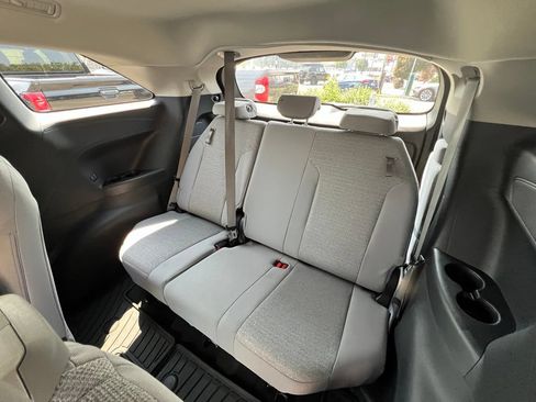 Certified 2025 Toyota Sienna LE AWD/4WD image 14