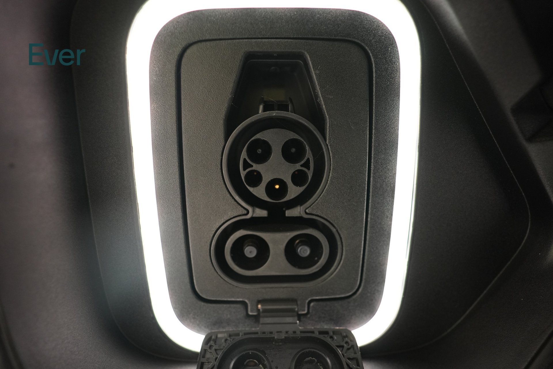 Used 2022 Rivian R1T Adventure AWD/4WD image 10