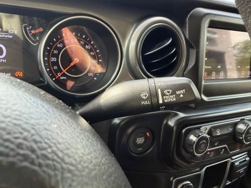 Used 2022 Jeep Gladiator Sport AWD/4WD image 32