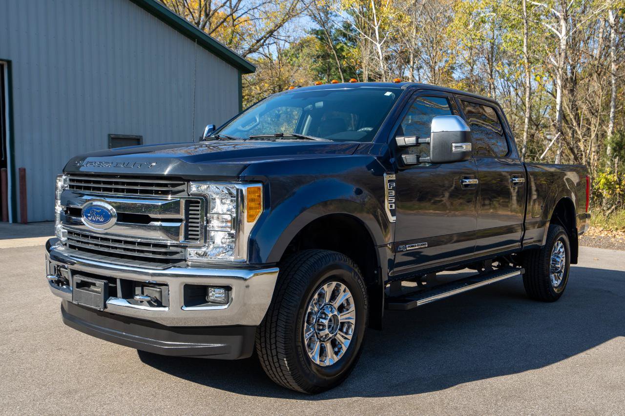 Used 2017 Ford F350 XLT w/ XLT Premium Package AWD/4WD image 7