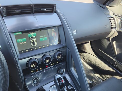 Used 2024 Jaguar F-TYPE R image 10