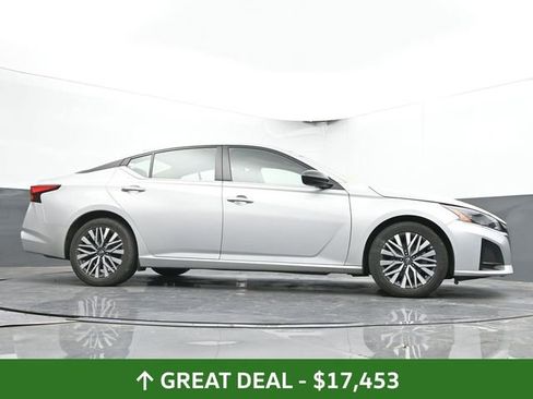 Used 2024 Nissan Altima 2.5 SV image 52