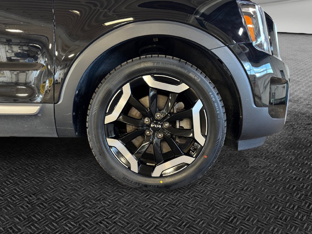 Certified 2024 Kia Telluride S w/ S Sunroof Package AWD/4WD image 11