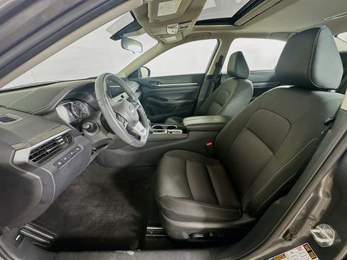 Used 2023 Nissan Altima 2.5 SV w/ SV Premium Package FWD image 13