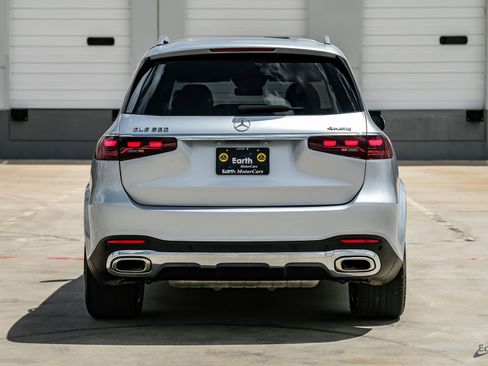Used 2025 Mercedes-Benz GLS 580 4MATIC image 12