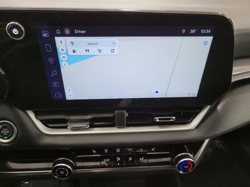 Used 2025 Chevrolet Equinox LT image 8