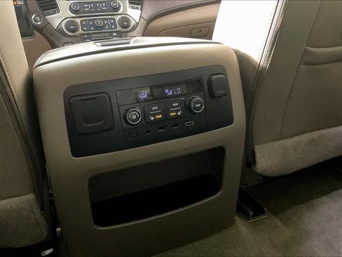 Used 2019 Chevrolet Tahoe Premier AWD/4WD image 10